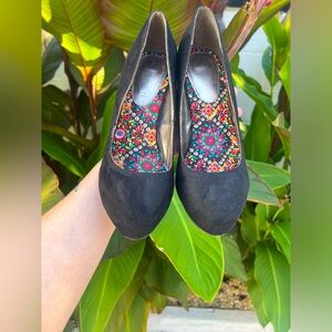 Madden Girl black propose faux suede pump size 7 1/2